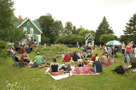 Piebird Picnic Marathon and Garden Concert - Photo by Liz Lott